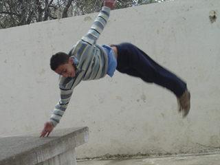 hada zaka primo diali cho a5ay f3ayel chabar byed wa7da we m3ala9 felhwa chof mohim li hayekteb chi cmts bla may5assar mhawda 7i kayen li ma3andouchi m3ah 3la dik chi 9olt had lhadra ok thallaw